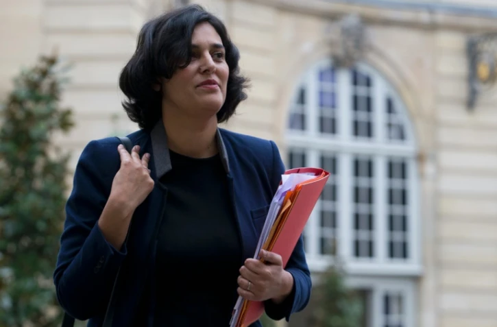 La ministre du Travail Myriam El Khomri arrive à l'Hôtel Matignon à Paris, le 18 février 2016