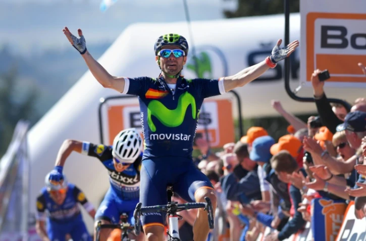 L'Espagnol Alejandro Valverde (Movistar) franchit en vainqueur pour la 4e fois de sa carrière, la ligne d'arrivée de la Flèche wallonne, le 20 avril 2016 à Huy