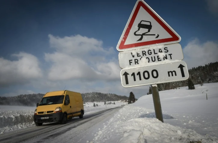 Route verglacée le 17 janvier 2017 à Mouthe 