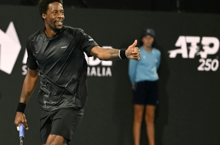 La joie du Français Gaël Monfils, qualifié pour la finale du tournoi ATP 250 d'Adélaïde, après sa victoire en demi finale, 7-5, 6-0, face à l'Australien Thanasi Kokkinakis, le 8 janvier 2022
