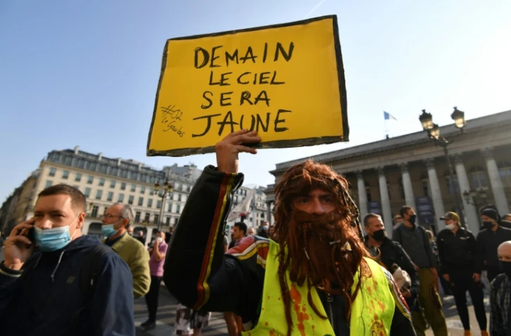 Sur la place de la Bourse à Paris le 12 septembre 2020