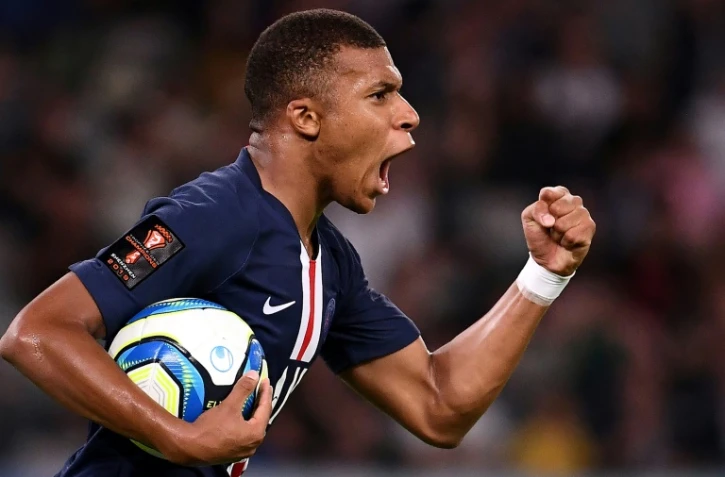 Kylian Mbappe célèbre son but lors de la victoire du Paris SG contre Rennes au Trophée des champions le 3 août 2019 à Shenzhen, en Chine