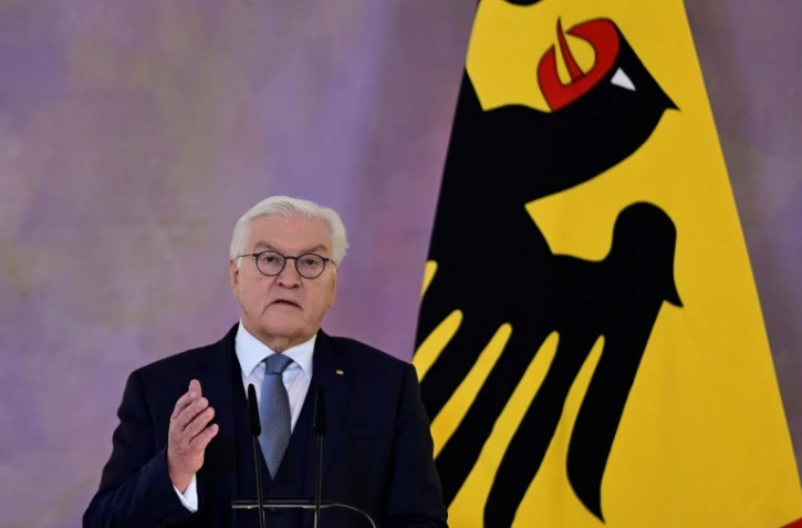 Le président allemand Frank-Walter Steinmeier annonce la dissolution du parlement lors d'un discours au château de Bellevue à Berlin, le 27 décembre 2024