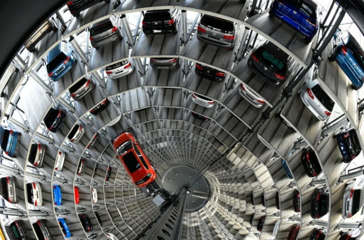 Une Golf Volkswagen stockée dans une usine de Wolfsburg, en Allemagne, le 10 mars 2015