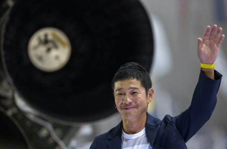 Le milliardaire japonais Yusaku Maezawa lors de l'annonce par la compagnie spatiale américaine SpaceX d'Elon Musk qu'il serait son premier passager privé à se rendre autour de la Lune en 2023, le 18 septembre 2018, à Hawthorne, en Californie