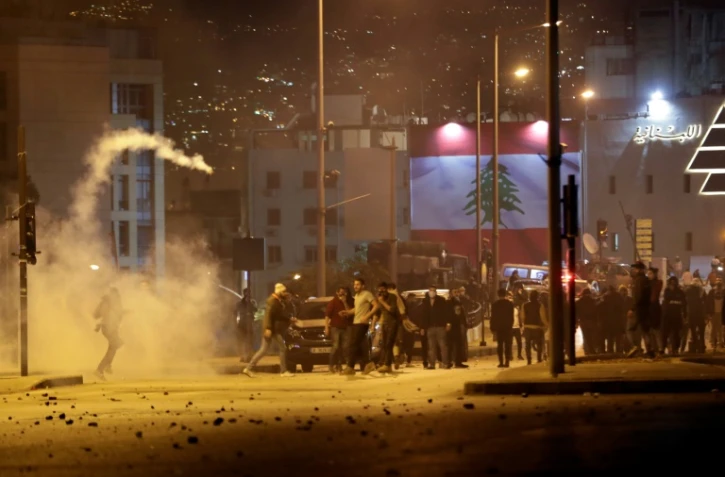 Heurts entre manifestants et forces de l'ordre à Beyrouth, le 14 décembre 2019 au Liban