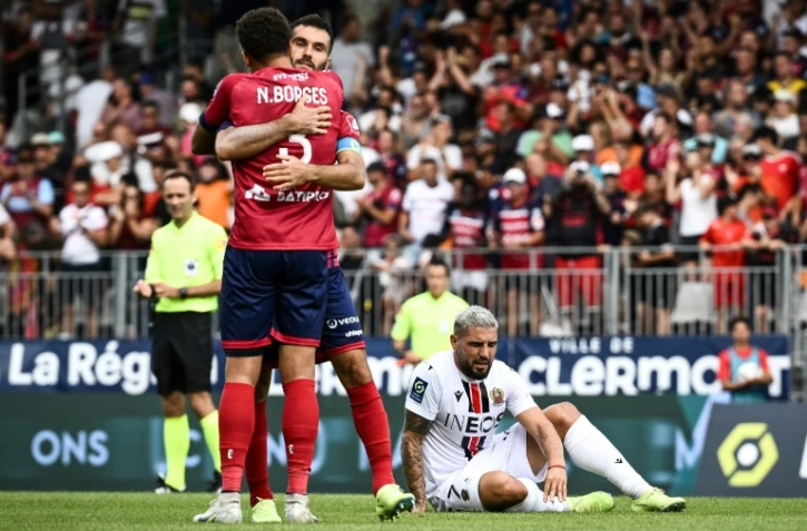 L'attaquant niçois Andy Delort dépité après la défaite de son équipe à Clermont, le 21 août 2022 