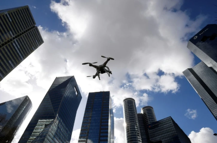 Des organisations ont saisi la justice administrative pour contester des arrêtés préfectoraux autorisant l'utilisation de drones lors des manifestations du 1er-Mai, et obtenu en partie gain de cause devant le tribunal administratif de Rouen