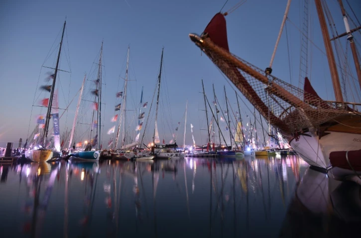 Le 2 novembre 2016 aux Sables-d'Olonne, les monocoques du 8e Vendée Globe qui patiront pour un tour du monde dimanche 6 novembre à 13h02