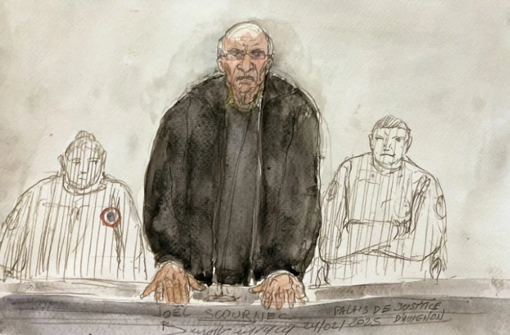 Croquis d'audience réalisé au premier jour du procès de l'ex-chirurgien Joël Le Scouarnec, le 24 février 2025 à Vannes