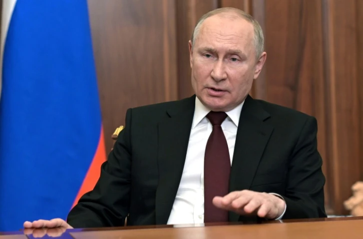 Le président russe Vladimir Poutine lors d'une allocution télévisée le 21 février 2022 à Moscou