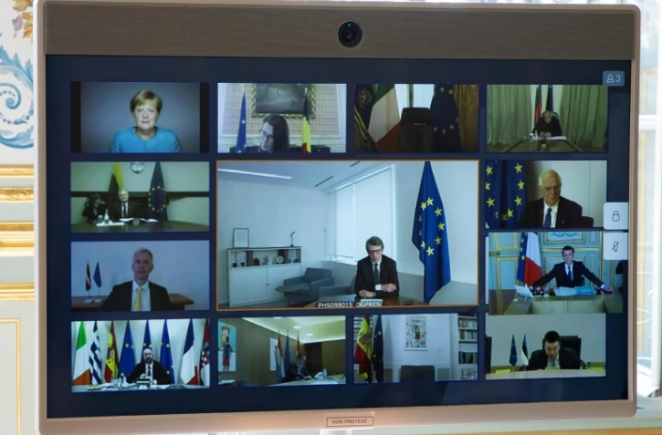 La visio-conférence du sommet européen, vu depuis le palais de l'Elysée à Paris, le 26 mars 2020