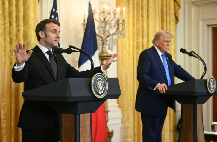 Le ton offensif de François Bayrou vis-à-vis de Donald Trump contraste avec celui plus modéré d'Emmanuel Macron