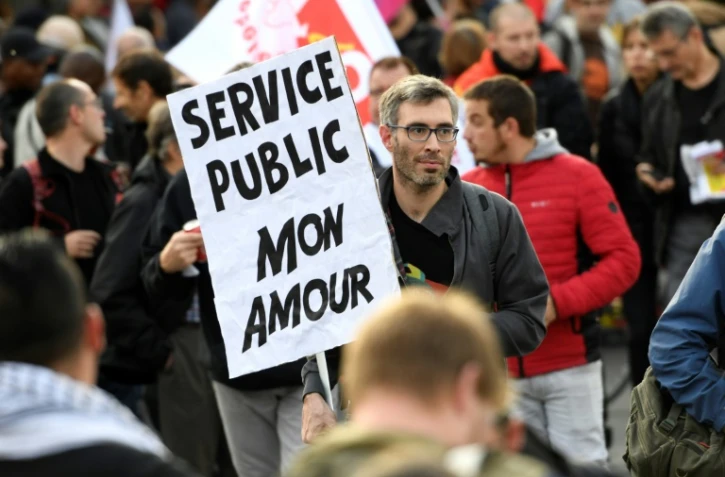 Manifestation pour la défense des services publics, le 10 octobre 2017 à Paris