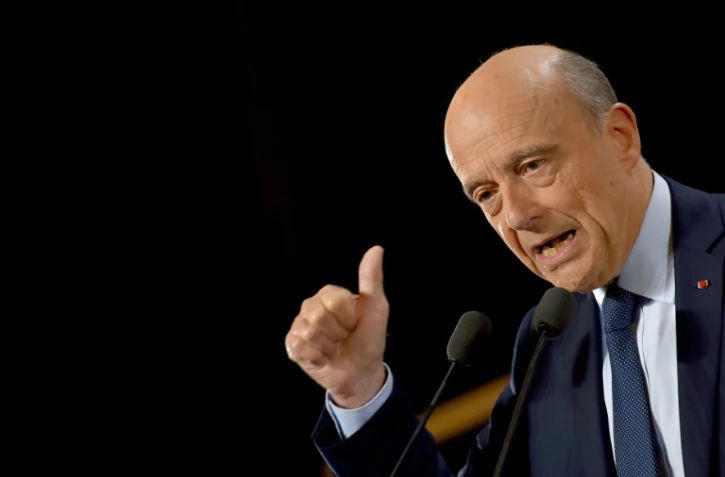 Alain Juppé lors d'un discours durant un meeting de campagne, le 19 octobre 2016 à Rennes