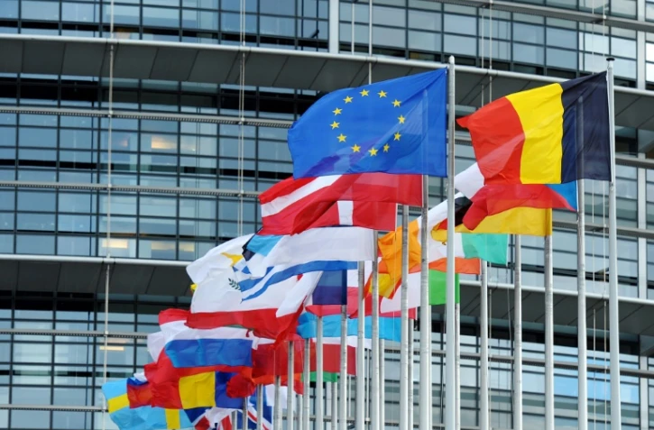 Prévisions de croissance relevées dans la zone euro en 2017 et 2018, malgré des incertitudes liées à la présidence de Donald Trump et au Brexit 