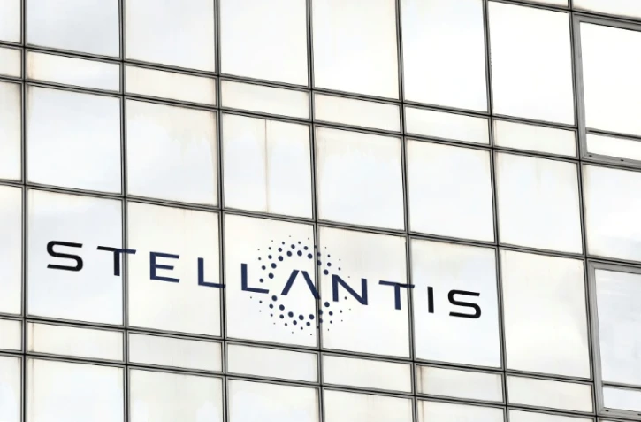 Stellantis a annoncé jeudi une perte nette de 22,3 milliards d'euros