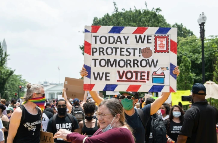 Des manifestants réunis près de la Maison Blanche, à Washington, le 6 juin 2020