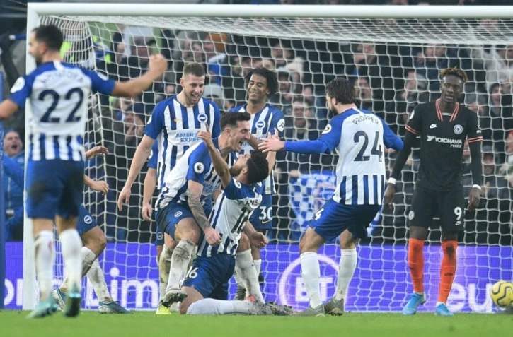 La joie d'Alireza Jahanbakhsh (à genoux) et ses camarades après avoir égalisé pour Brighton à domicile contre Chelsea, le 1er janvier 2020