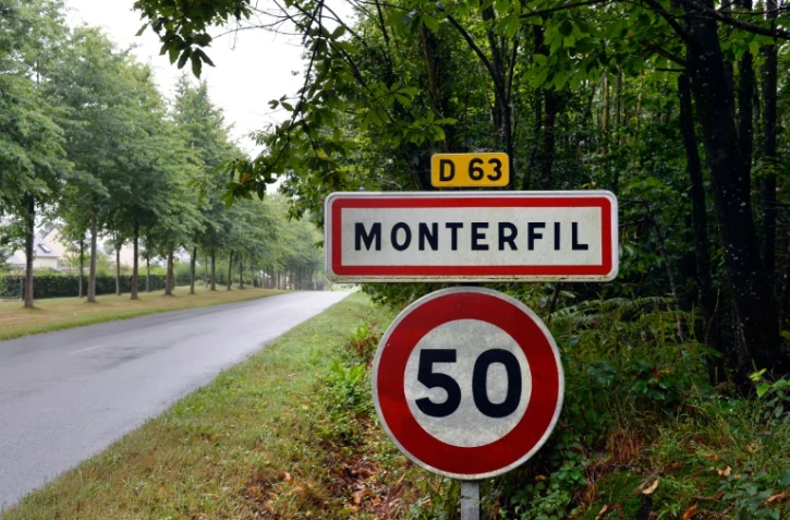 Le village de Monterfil a rendu pour la première fois un hommage officiel à trois femmes pendues à la Libération parce qu'elles étaient accusées d'avoir collaboré avec l'occupant allemand pendant la deuxième guerre mondiale