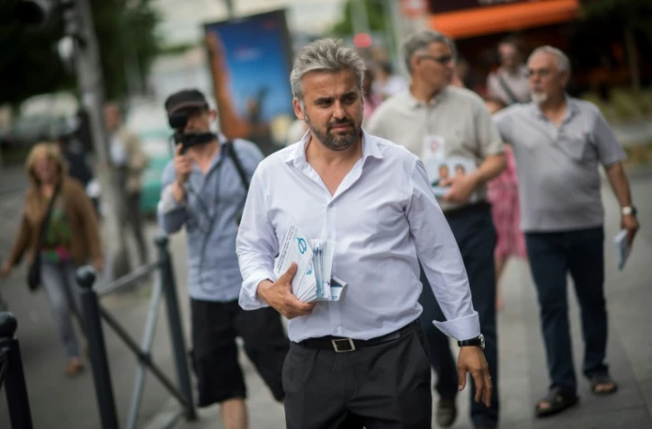 Alexis Corbière, porte-parole de la France insoumise et candidat aux législatives, en campagne à Bagnolet le 2 juin 2017