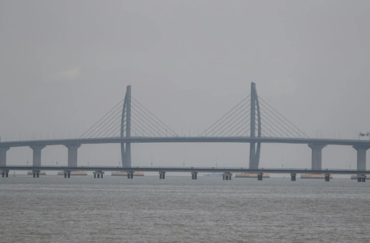 Vue générale du pont reliant Hong Kong, Macao et la Chine continentale à Zhuhai (Chine) le 22 octobre 2018