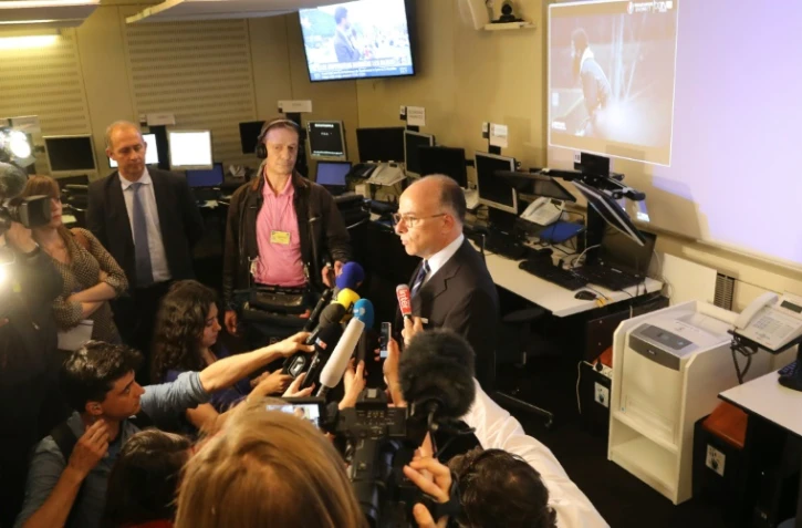 Bernard Cazeneuve face aux journalistes le 10 juin 2016 à Paris