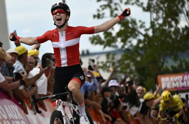 La Danoise Cecilie Uttrup Ludwig s'impose devant la maillot jaune, la Néerlandaise Marianne Vos, lors de la 3e étape du Tour de France Femmes, disputée entre Reims et Epernay, le 26 juillet 2022