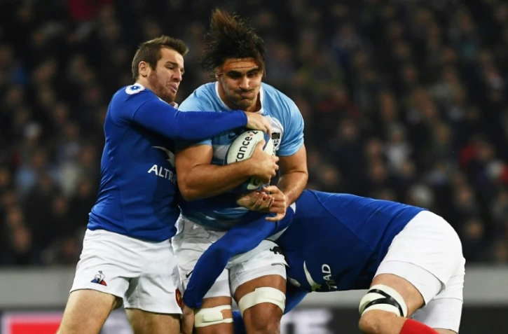 Le demi de mêlée de la France Camille Lopez (g) lors du match face à l'Argentine au Stade Pierre-Mauroy de Villeneuve d'Ascq en test match de novembre le 17 novembre 2018