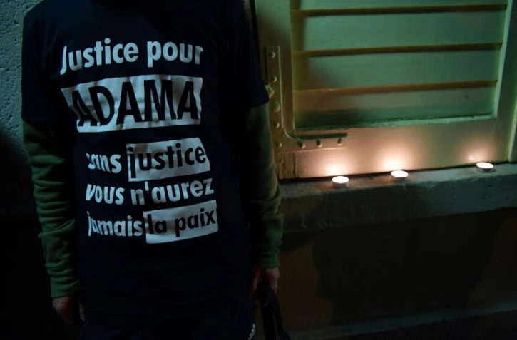 T-shirt porté pendant un rassemblement pour Adama Traoré, le 22 novembre 2016 à Beaumont-sur-Oise