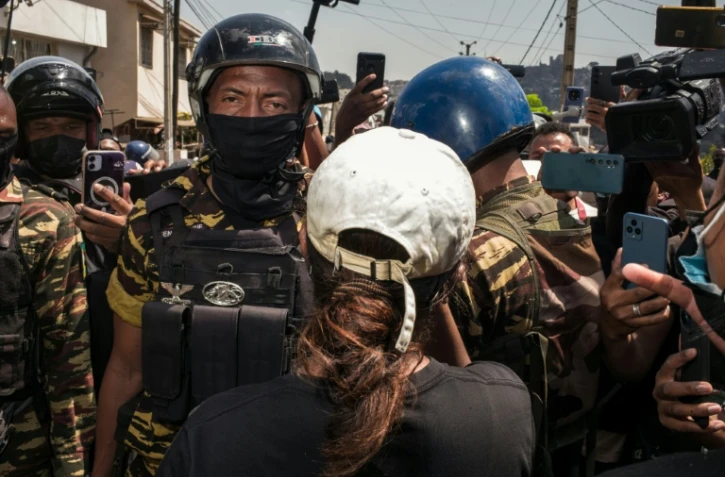 Des centaines de protestataires se sont rassemblés mardi à Antananarivo pour réclamer le départ du président Andry Rajoelina