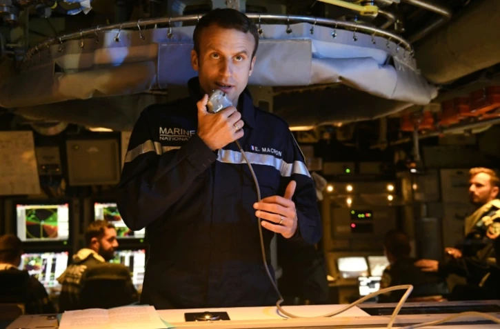 Emmanuel Macron s'adresse par radio aux marins du sous-marin "Le Terrible", le 4 juillet 2017 à L'Île Longue