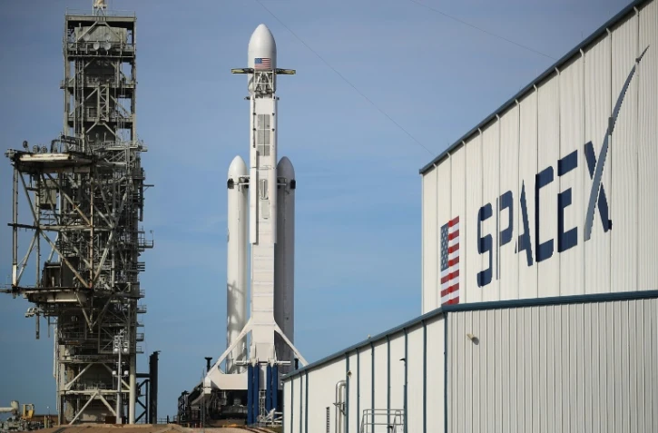SpaceX doit lancer mardi 6 février le Falcon Heavy, fusée décrite comme la "plus puissante au monde"