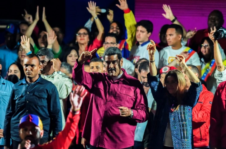 Nicolas Maduro célèbre sa victoire aux présidentielles, le 20 mai 2018 à Caracas