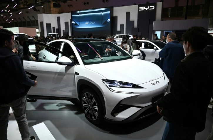 Une BYD Seal, berline électrique sportive chinoise, lors du Salon de la mobilité au Japon, à Tokyo, le 31 octobre 2025