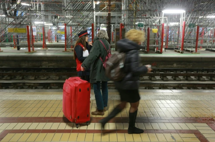 Des voyageurs le 9 mars 2016 à la gare de Bordeaux