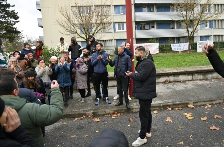 Petite manifestation de "solidarité" après la mort violente de Thomas dans la Drôme et avec les habitants du quartier populaire qui s'estiment ostracisés depuis le drame, le 2 décembre 2023 à Romans-sur-Isère