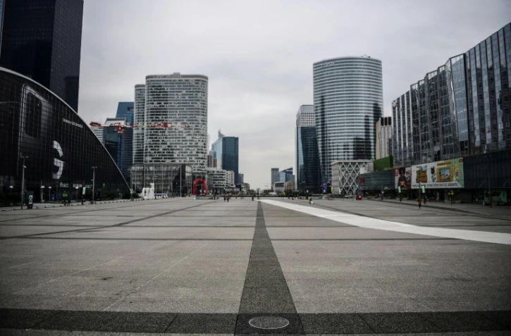 La Défense, le quartier des affaires à Paris, quasi désert, le 17 mars 2020, au début du confinement