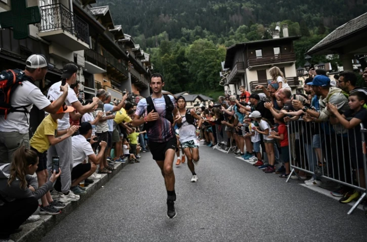 L'ultra-traileur, l'Espagnol Kilian Jornet, vainqueur de l'Ultra-Trail du Mont Blanc samedi à Saint-Grevais, en France. 