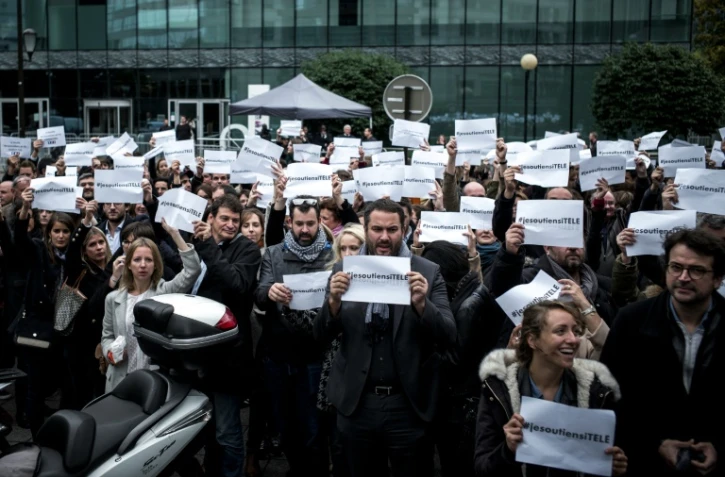 Les journalistes manifestent devant le siège de iTélé le 19 octobre 2016  à Boulogne-Billancourt