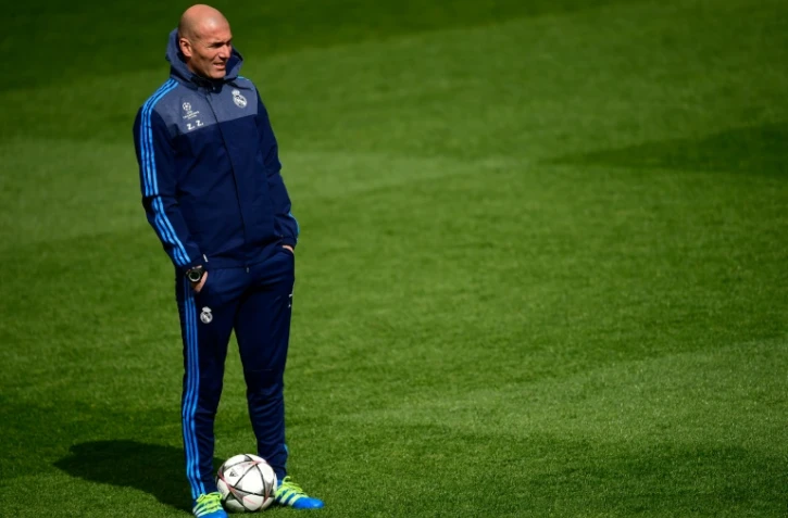 Le technicien du Barça Zinédine Zidane lors d'une séance d'entraînement à Valdebebas, le 11 avril 2016