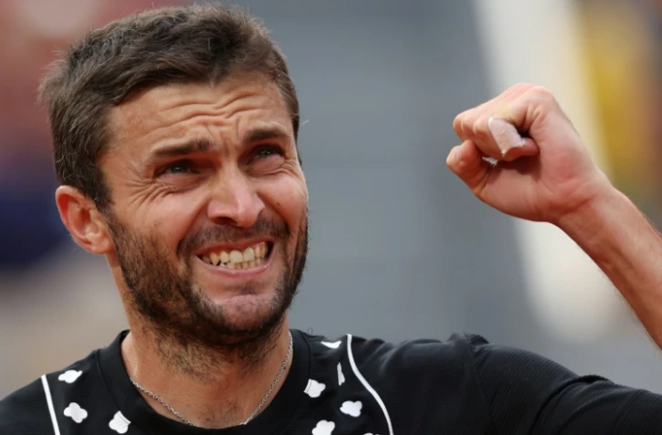 Le Français Gilles Simon vainqueur de l'Américain Steve Johnson au 2e tour de Rolan-Garros, le 26 mai 2022 à Paris