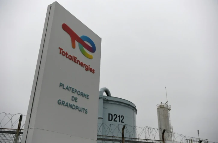 Le tribunal judiciaire de Paris a enjoint jeudi à TotalEnergies d'intégrer les émissions de gaz à effet de serre de ses clients dans son plan de vigilance
