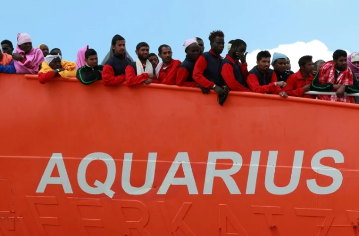 La navire de sauvetage Aquarius arrive dans le port de Salerne en Italie, le 26 mai 2017