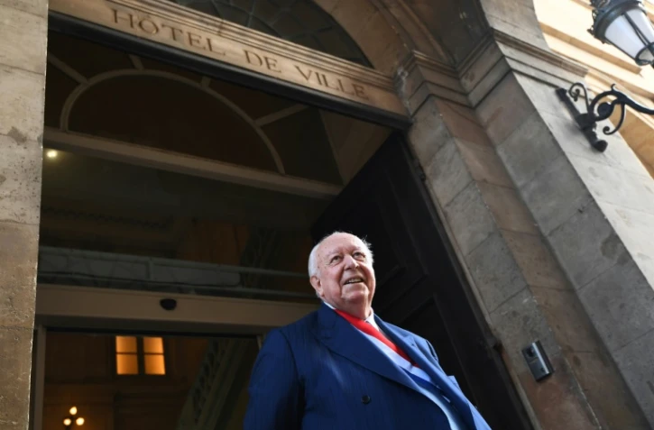 Le maire de Marseille Jean-Claude Gaudin devant l'hôtel de ville de Marseille, le 20 octobre 2017