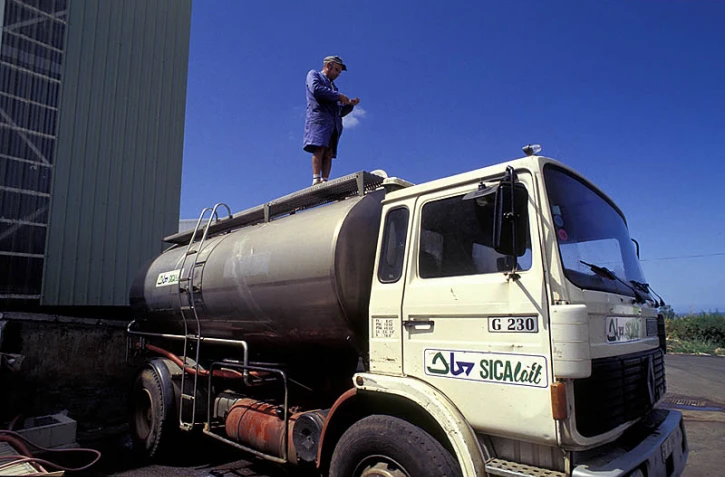 Camion citerne de la Sicalait
