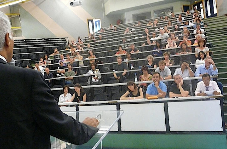 Mardi 17 août 2010: Accueil du nouveau personnel de l'Education nationale par le recteur, Mostafa Fourar (photo: Mounice Najafaly)