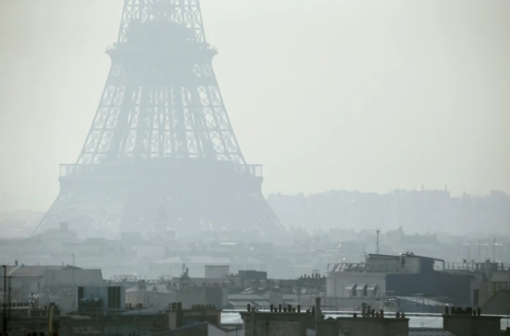 La Tour Eiffel à travers un air pollué, le 14 mars 2014
