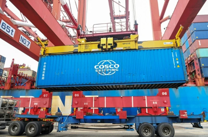 Dans le port de conteneurs de Qingdao, dans l'est de la Chine, le 13 juillet 2022