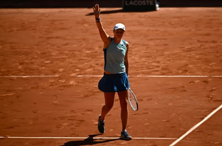 La Polonaise Iga Swiatek après sa victoire en demi-finale de Roland-Garros contre la Russe Daria Kasatkina le 2 juin 2022 à Paris